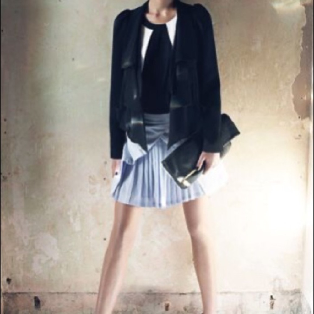 CUE | pleated skirt
